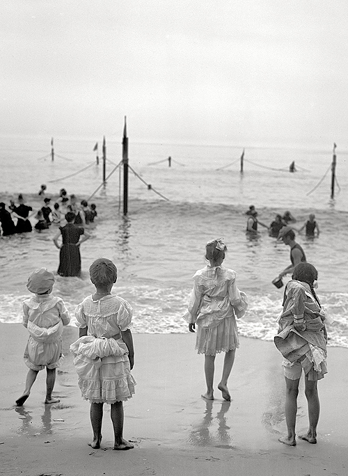1905-coney-island-at-the-beach